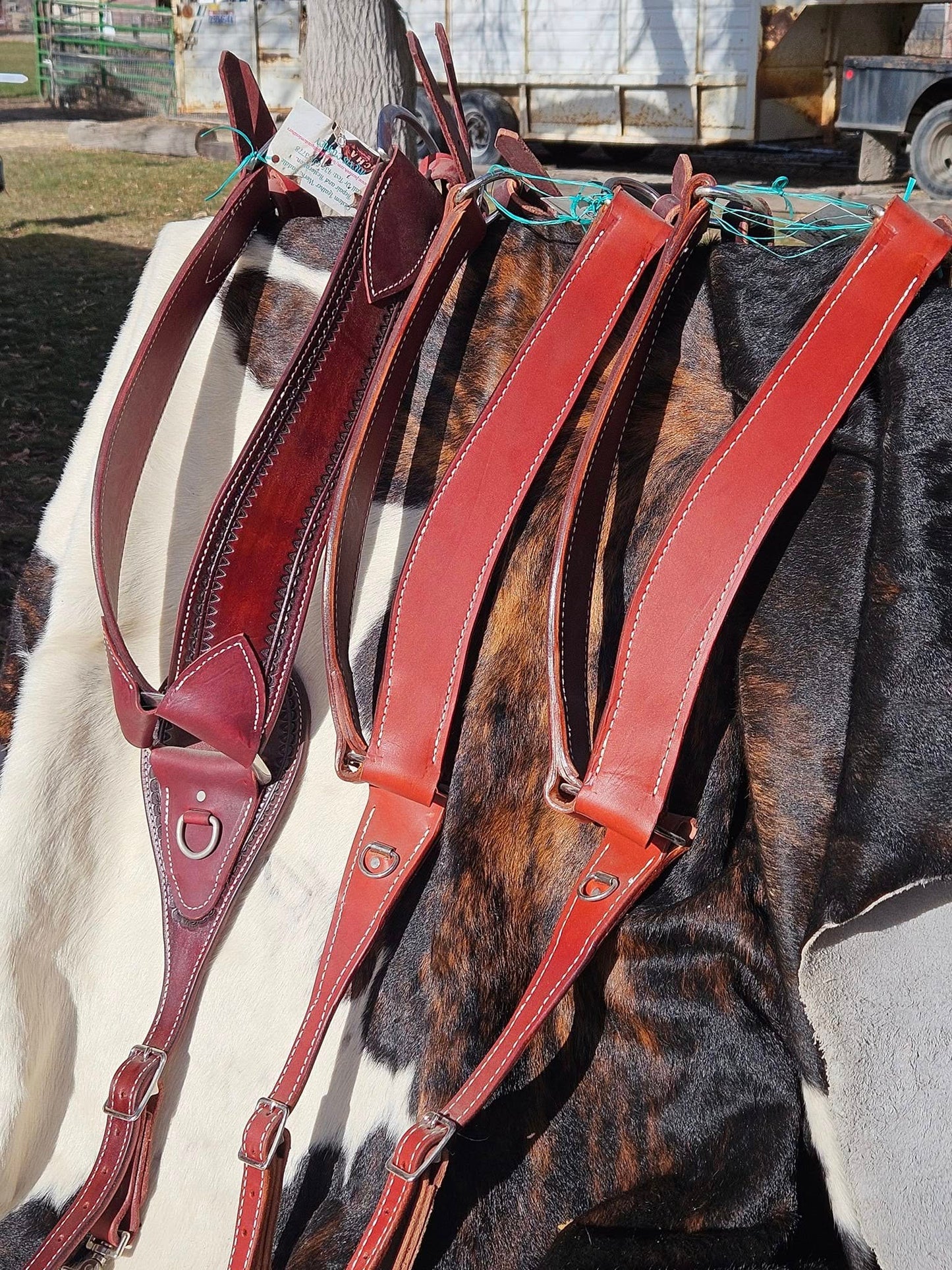 Chestnut smooth breast collar