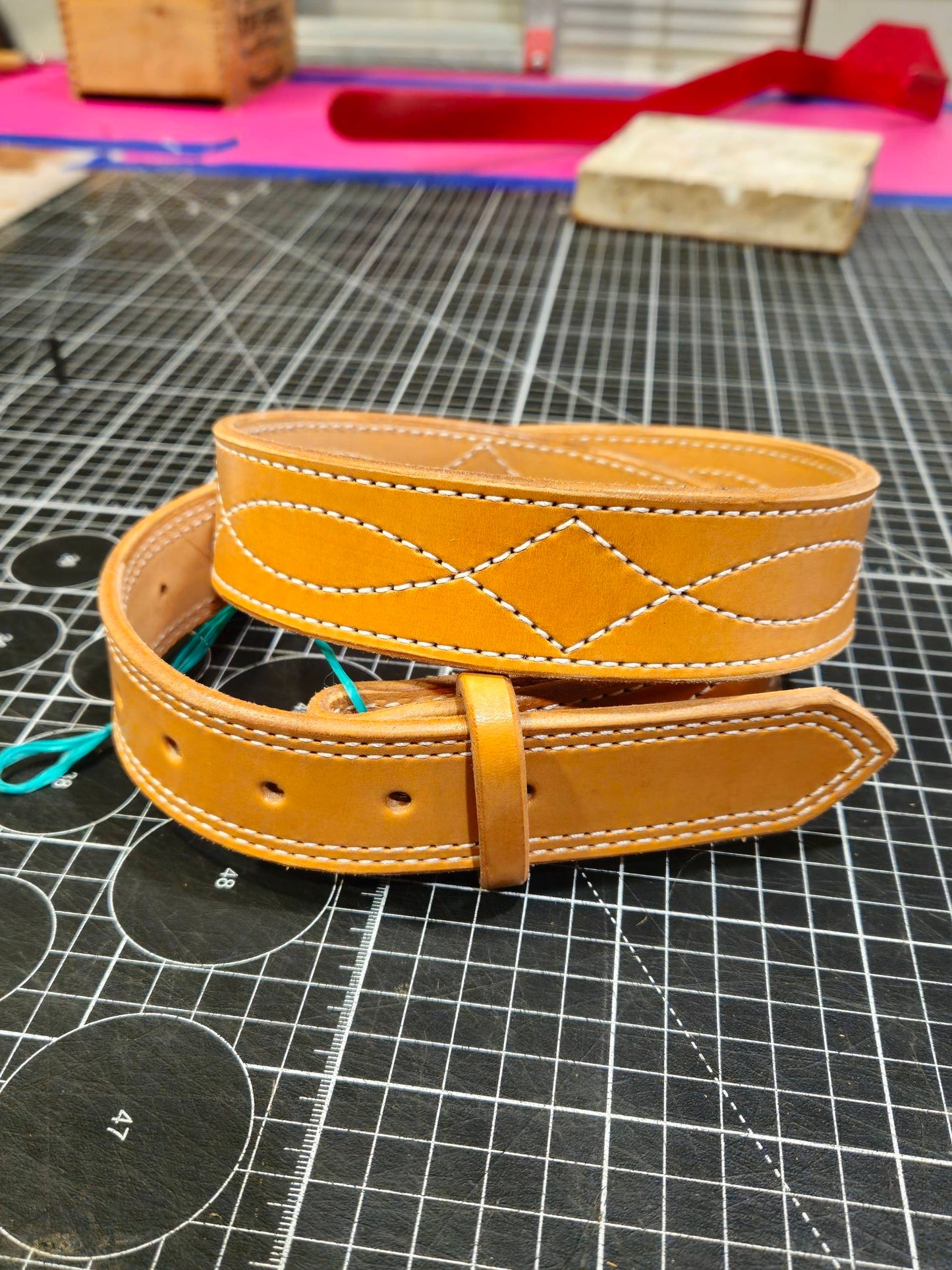 Gunslinger stitch belt